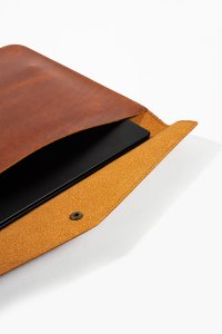 Lowenti Hakiki Deri 13.3/13 İNC Uyumlu Macbook Kılıf