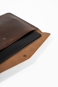 Lowenti Hakiki Deri 13.3/13 İNC Uyumlu Macbook Kılıf